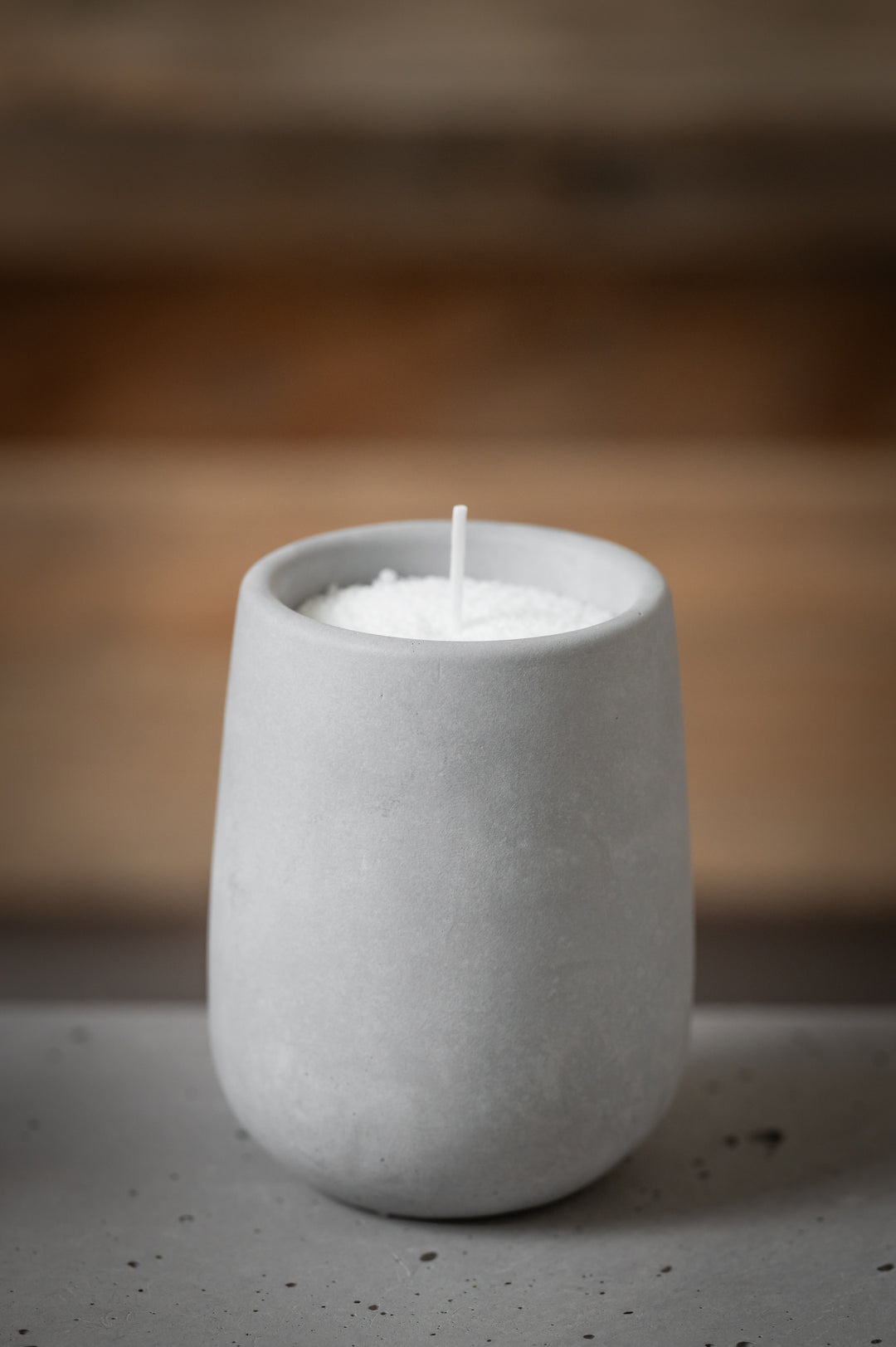 Poured candle in handmade concrete | Various scents and colors