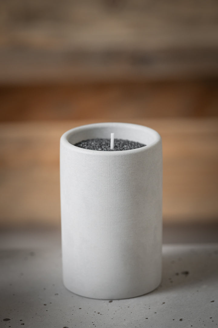 Poured candle in handmade concrete | Various scents and colors