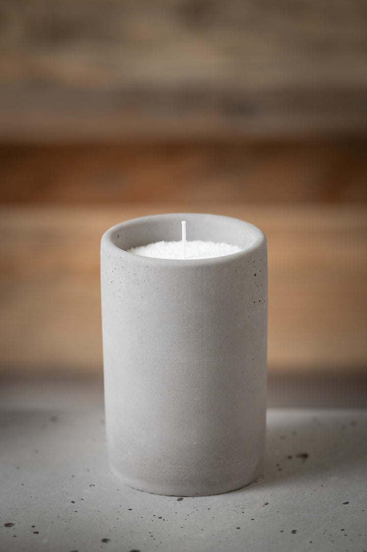 Poured candle in handmade concrete | Various scents and colors